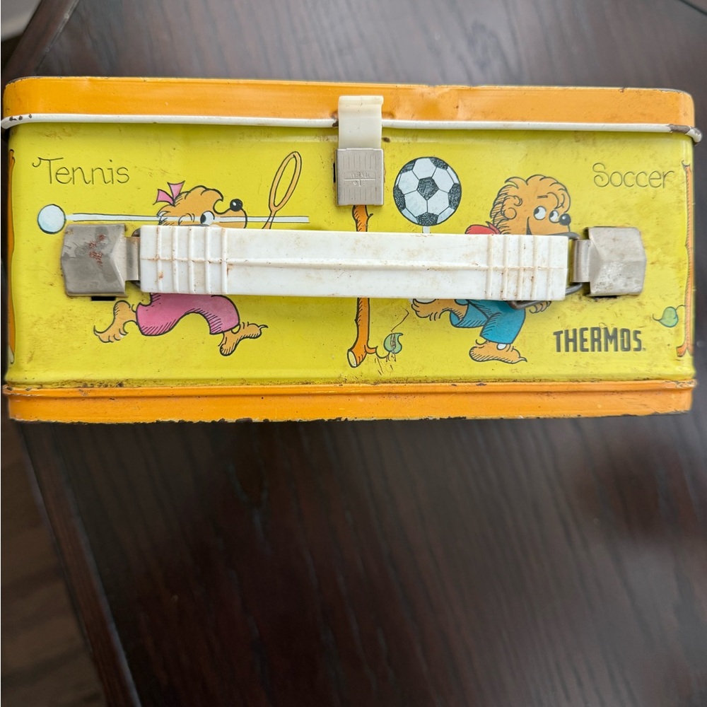 Yellow Lunchbox - Picture 4 of 4